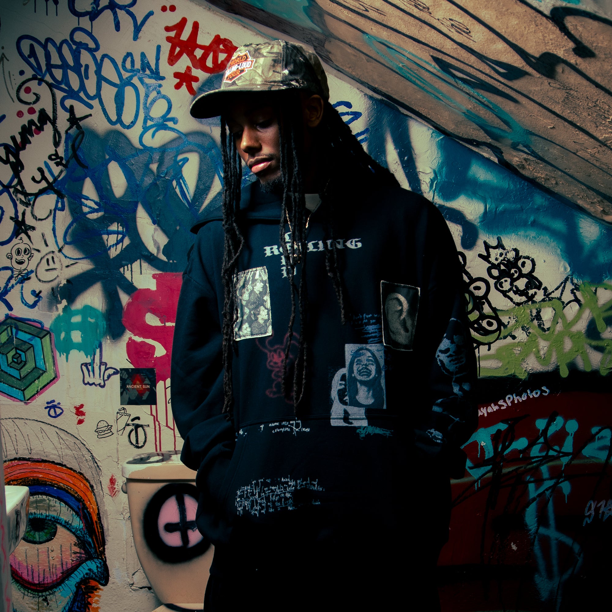 Moments Washed Black US 26 Lineup Hoodie